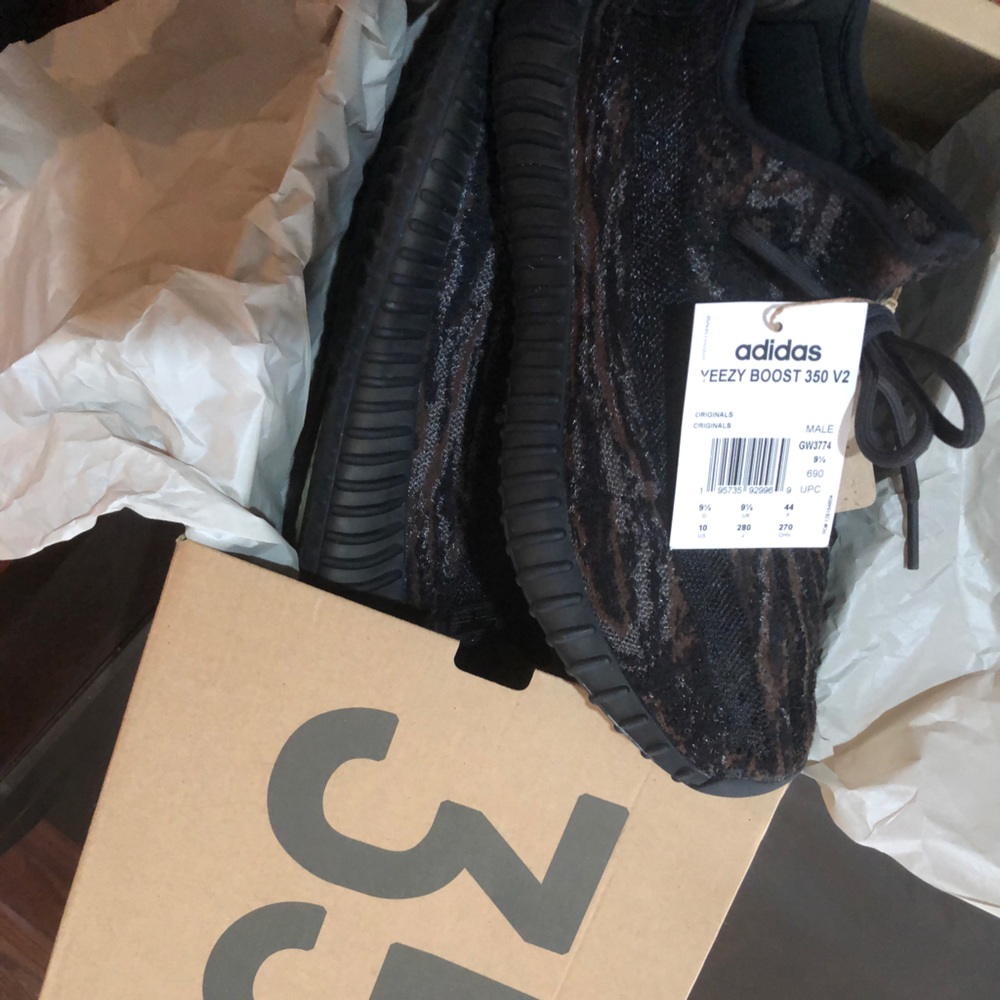 Size 10 Yeezy Boost 350 V2 MX ROC